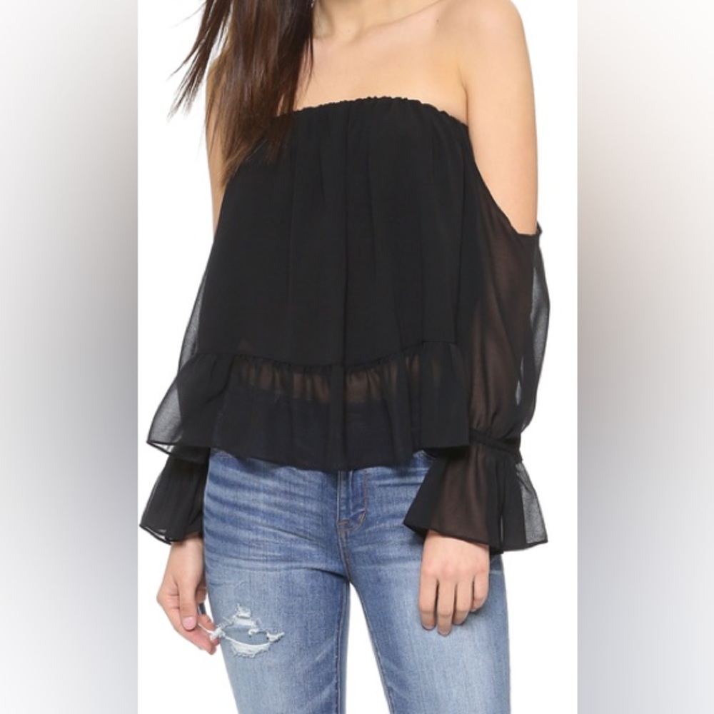 T bags Los Angeles off shoulder blouse